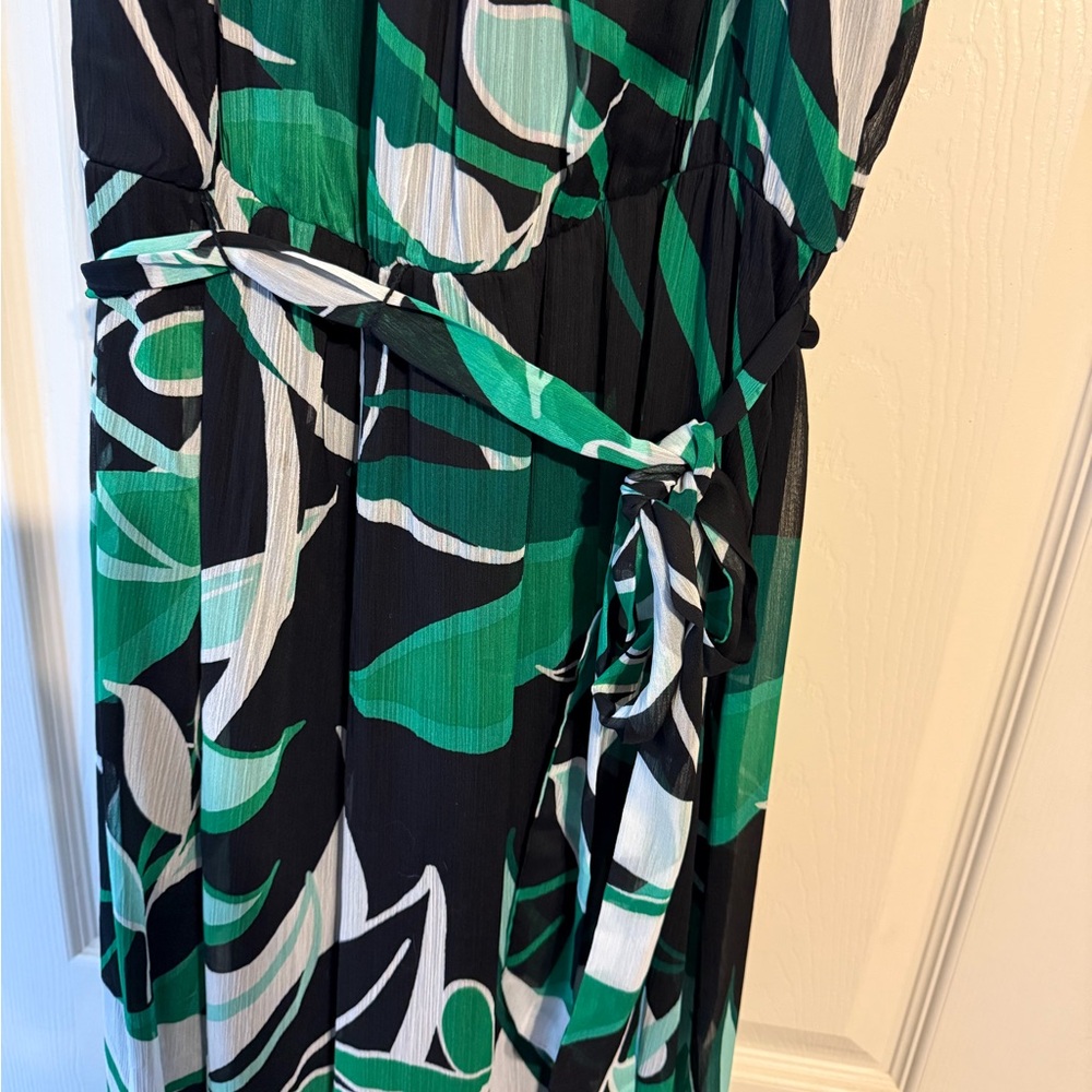 Calvin Klein Green and Black Leaf Maxi Dress - Picture 3 of 3